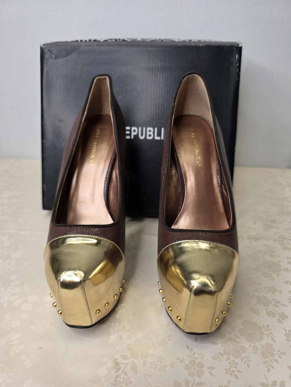 Shoe Republic LA Ethanie Brown Gold Studded Platform Stiletto Heels Size 7.5 - Picture 3 of 10